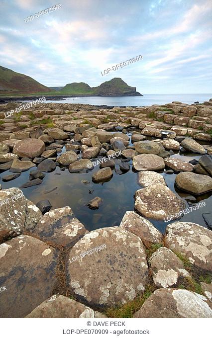 Northern Ireland, County Antrim, Giants Causeway, Interlocking basalt columns of the Giants Causeway, named as the fourth natural wonder in the UK