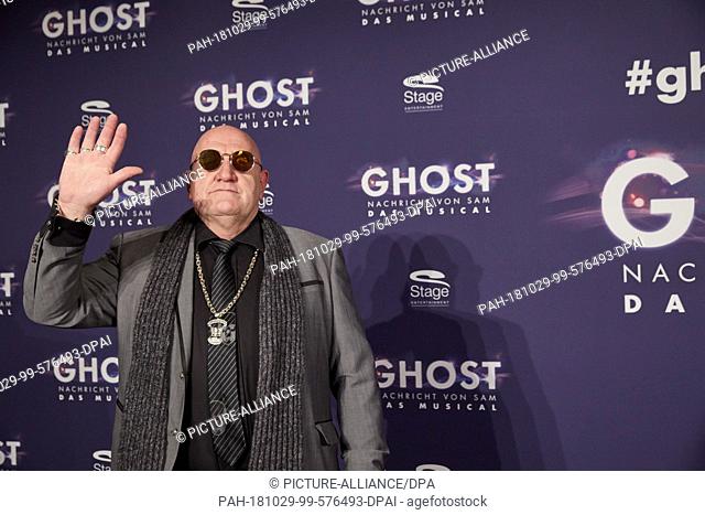 28 October 2018, Hamburg: Eddy Kante, former bodyguard of Udo Lindenberg, comes to the Hamburg premiere of the musical ""Ghost""