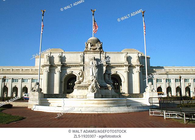 Statue of Christopher Columbus near the Union Station railroad terminal in Washington, DC