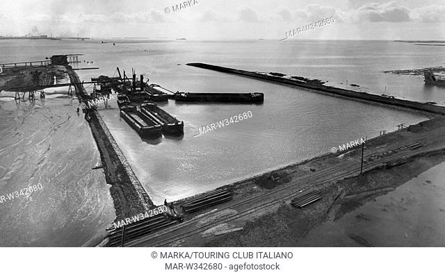 italia, veneto, canale dei petroli, 1920-30 // italy, veneto, canale dei petroli, 1920-30