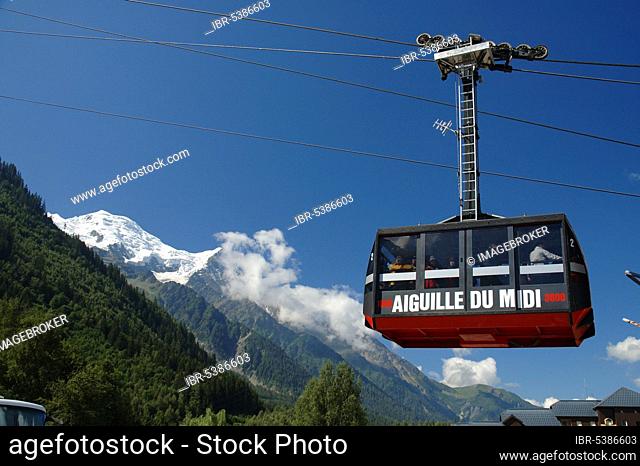 Chamonix Mont-Blanc cable car to the Aiguille du Midi mountain, Haute Savoie, France, Europe