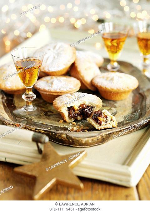 Mince pies and dessert wine Christmas
