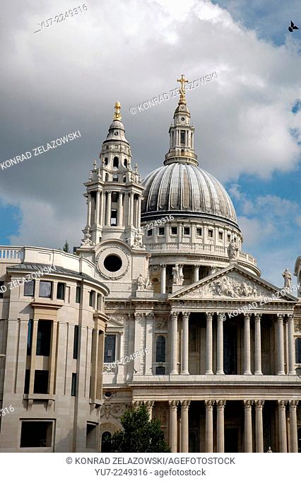 St. Paul's Anglican cathedral on on Ludgate Hill in London, UK