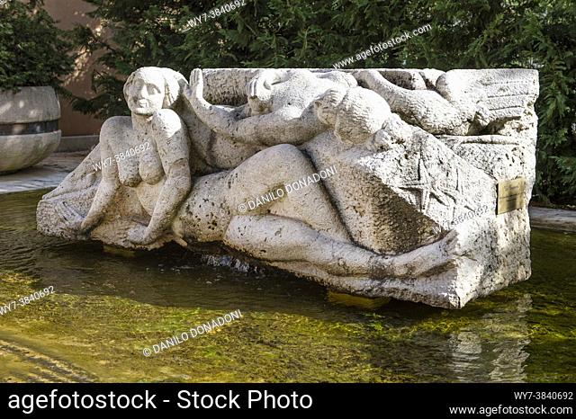 fountain by tobia vescovi, zandobbio, italy