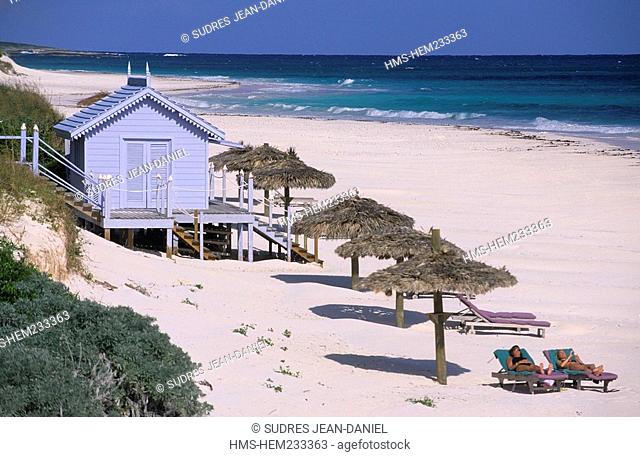 Bahamas, Eleuthera Island, Harbour Island, Dunmore Town, Beach restaurant le Blue Bar of Pink Sand Hotel on famous Pink Sand Beach