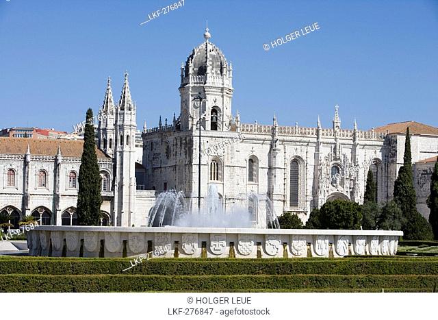 Fountain infront of Mosteiro dos Jeronimos Monastery, Belem, Lisbon, Lisboa, Portugal, Europe