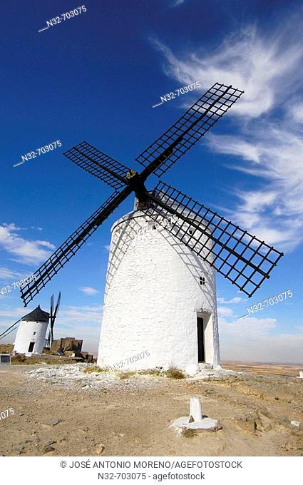 Windmills and Caballeros de San Juan de Jerusalén Castle (12nd century) . Consuegra. Toledo province. Route of Don Quixote. Castilla-La Mancha. Spain