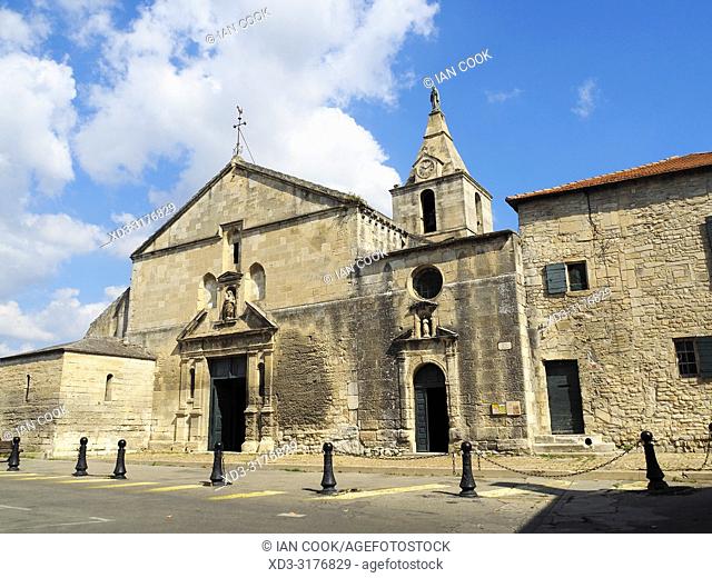 Eglise Notre-Dame-de-la-Major, Arles, Bouches-du-Rhone Department, Provence, France