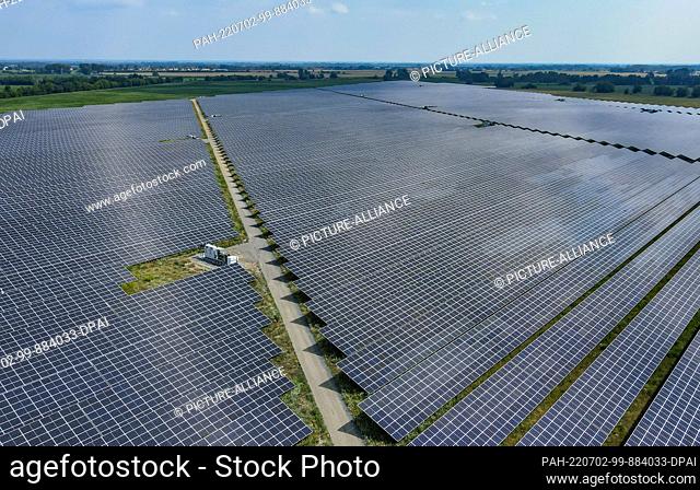 01 July 2022, Brandenburg, Gottesgabe: View over the huge EnBW solar park in the Oderbruch region (aerial view with a drone)