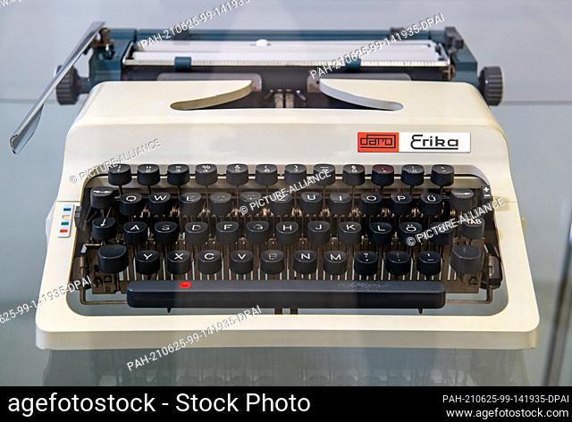 25 June 2021, Saxony, Chemnitz: The typewriter Erika 50/60, 1970 by form designer Karl Clauss Dietel is on display in the Chemnitz Art Collections