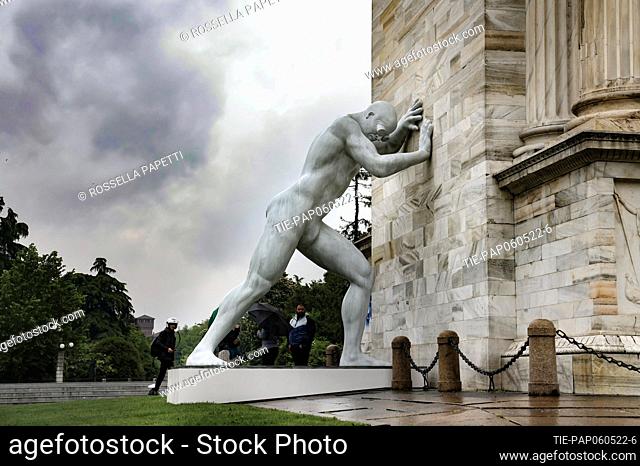 Mr. Arbitrium, a sculpture created by the artist Emanuele Giannelli placed at the Arco della Pace in Milan. Mr Arbitrium is a 5