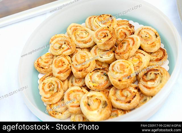 SYMBOL - 16 September 2023, Baden-Württemberg, Rottweil: Appetizers laid out on a table at a champagne reception at a wedding. Photo: Silas Stein/dpa