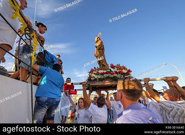 procesión de los pescadores portando la imagen de Sant Pere, Port d'Alcúdia , Mallorca, balearic islands, Spain