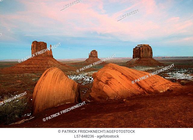 Monument Valley, monolits, Mitten Buttes and Merrick's Butte, view from the Visitor Center, Utah, USA