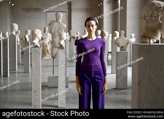 PRODUCTION - 09 September 2022, Bavaria, Munich: Model Gloria-Sophie Burkandt poses for a photo op on the premises of the Glyptothek