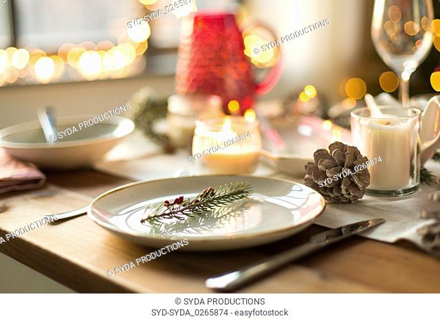 table setting for christmas dinner at home