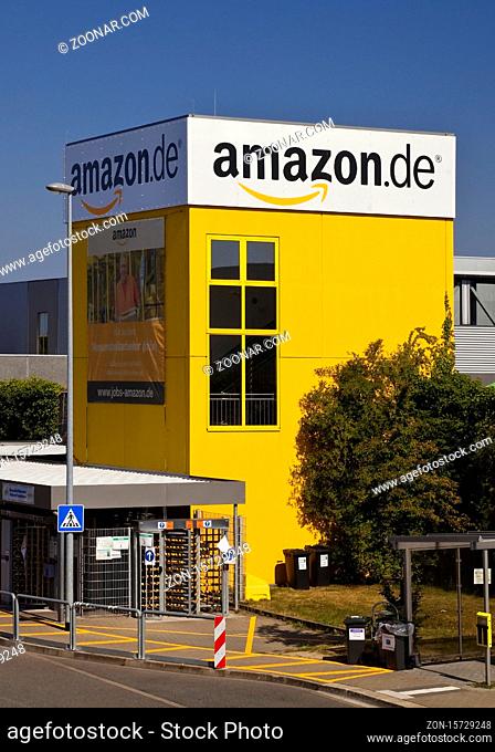 Amazon Logistikzentrum, Fulfillment, Amazon-Sorting-Center, einer der groessten Standorte in Europa, Rheinberg, Nordrhein-Westfalen, Deutschland, Europa