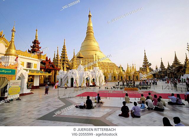 ASIA, MYANMAR, BURMA, BIRMA, YANGON, YANGOON, SHWEDAGON PAGODA, one of the most famous buildings in Myanmar and Asia - YANGON, MYANMAR, 31/03/2010