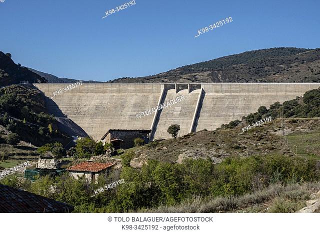 presa de Enciso, cuenca alta del río Cidacos, Rioja, Spain