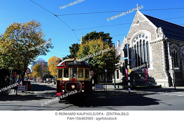 Historic tram in the center of New Christendom Christchurch, recorded in April 2018 | usage worldwide. - Christchurch/Neuseeland
