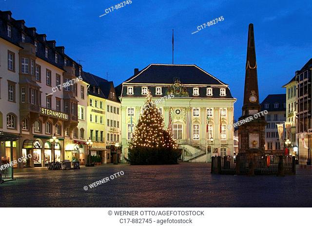 Germany, Bonn, Rhine, Rhineland, North Rhine-Westphalia, market place, Old Town Hall, rococo, built by architect of the imperial court Michel Leveilly, memorial