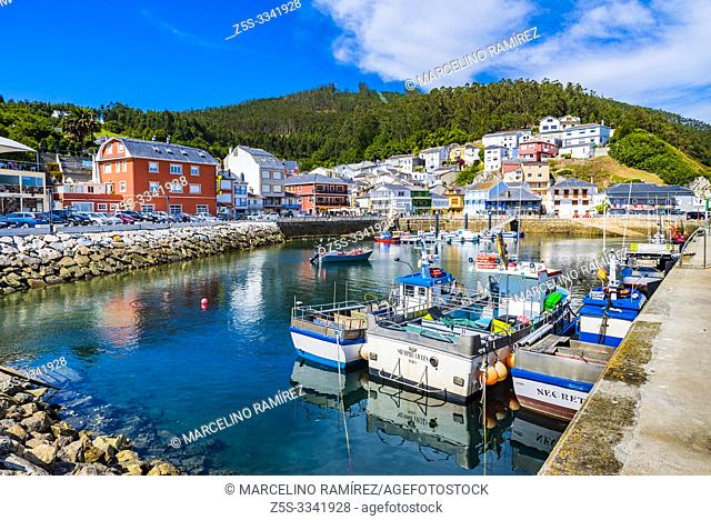 Fishing port of the village of O Barqueiro is located in the municipality of Mañón and gives name to the estuary. O barqueiro, Mañon, La Coruña, Galicia, Spain
