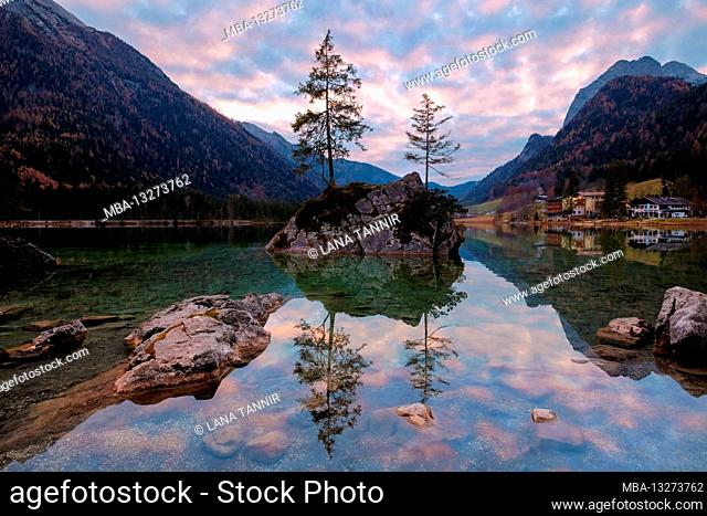 View of Hintersee (lake) near Ramsau, Berchtesgaden National Park, Bavaria, Upper Bavaria, Germany, Europe