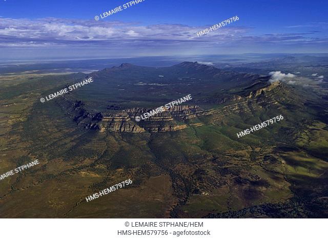 Australia, South Australia, Flinders Ranges National Park, Wilpena Pound, geologic curiosity aerial view