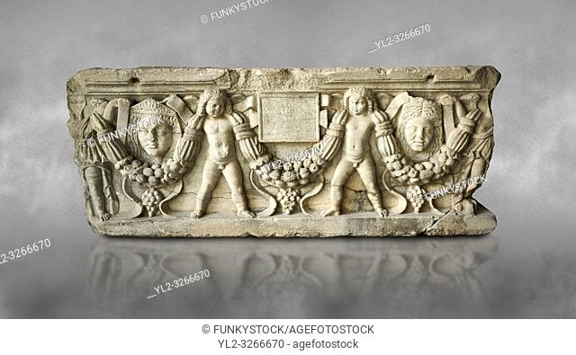 Roman relief sculpted garland sarcophagus with cherubs, 3rd century AD. Adana Archaeology Museum, Turkey