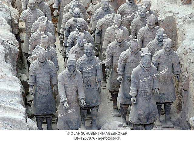 Terracotta army, part of the burial site, Hall 1, mausoleum of the 1st Emperor Qin Shihuangdi in Xi'an, Shaanxi Province, China, Asia