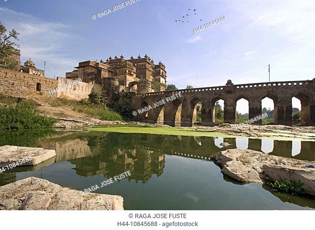 India, Madhya Pradesh, Orchha city, Raj Mahal Palace, Asia, travel, January 2008, architecture, historic, river, bridg