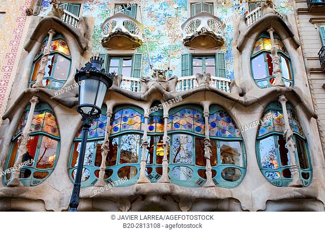 Casa Batlló by Antoni Gaudí architect 1904-1906, Passeig de Gracia, Barcelona, Catalonia, Spain