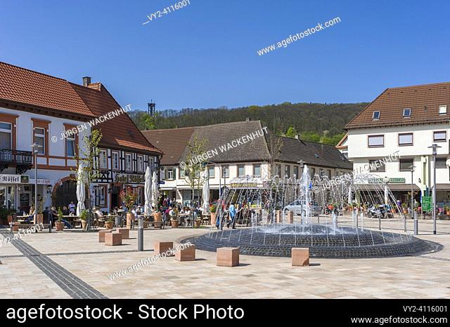 Town square with fountain and restaurants, Bad Bergzabern, Palatinate, Rhineland-Palatinate, Germany, Europe