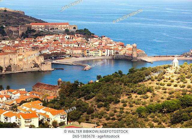 France, Languedoc-Roussillon, Pyrennes-Orientales Department, Vermillion Coast Area, Collioure, town overview, daytime