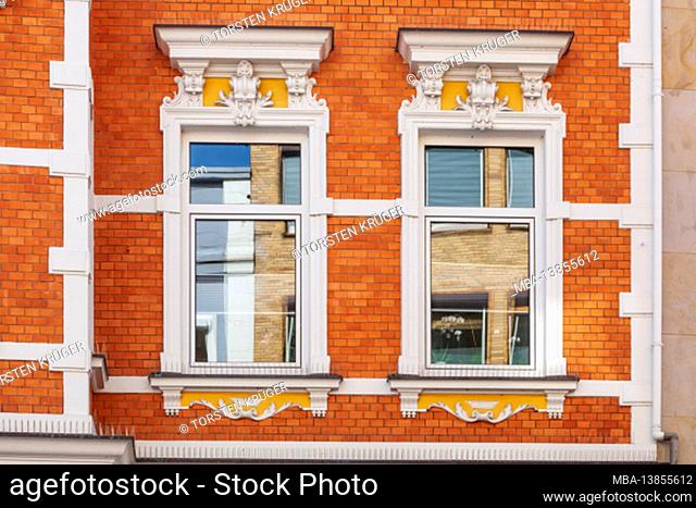 Verzierung, window, Art Nouveau house, Lange Strasse shopping street, Delmenhorst, Lower Saxony, Germany, Europe