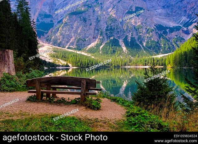 Pragser Wildsee in den Dolomiten - Lake Prags in Dolomites