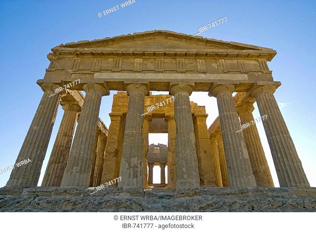 Concordia Temple, Valle dei Templi, Agrigento, Sicily, Italy