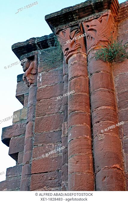capitals, esglesia vella, Romanesque, Alcover, Tarragona, Catalonia, Spain