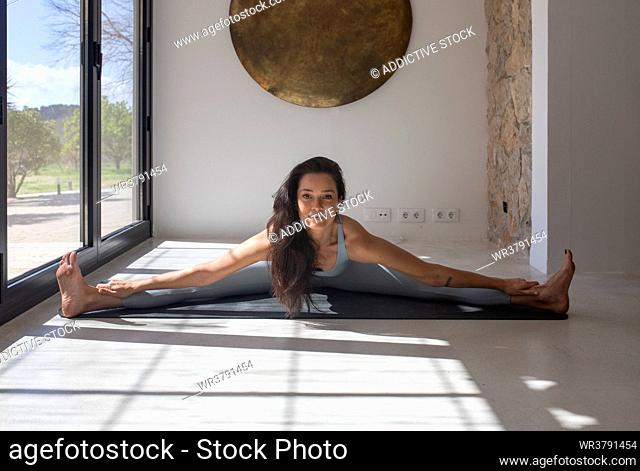 balancing act, yoga, upavista konasana