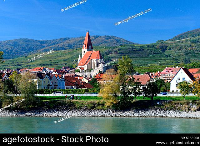 Danube, local view of Weißenkirchen in the Wachau, fortified church, Wachau, Waldviertel, Lower Austria, Austria, Europe