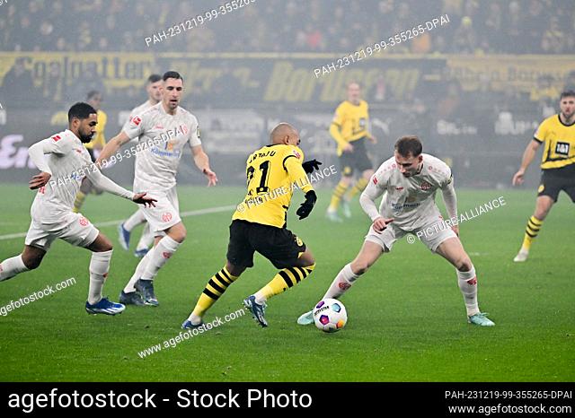 19 December 2023, North Rhine-Westphalia, Dortmund: Soccer: Bundesliga, Borussia Dortmund - FSV Mainz 05, Matchday 16, Signal Iduna Park