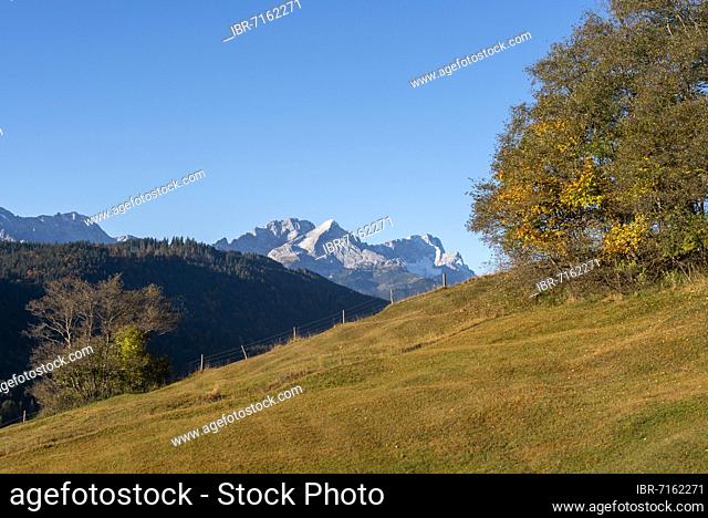 Zugspitze massif in autumn, Zugspitze, Alpspitze, Gerold, Werdenfelser Land, Upper Bavaria, Bavaria, Germany, Europe
