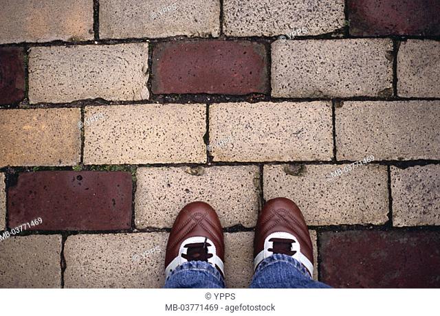Pavingstones, person, detail, feet, Sneakers, jeans,  Footpath, footpath, stones, legs, shoes, walking-shoes, brau-weiß, symbol, concept, leisure time