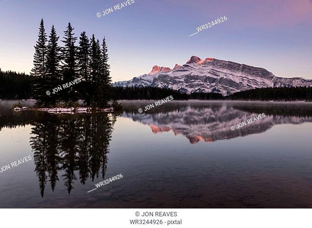 Two Jack Lake sunrise with Mount Rundle, Banff National Park, UNESCO World Heritage Site, Alberta, Canadian Rockies, Canada, North America