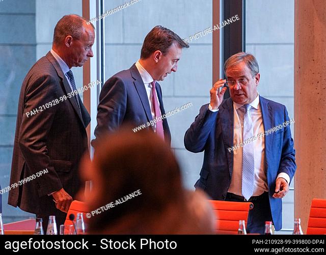 28 September 2021, Berlin: Armin Laschet (r), CDU/CSU candidate for Chancellor, CDU Federal Chairman and Minister President of North Rhine-Westphalia