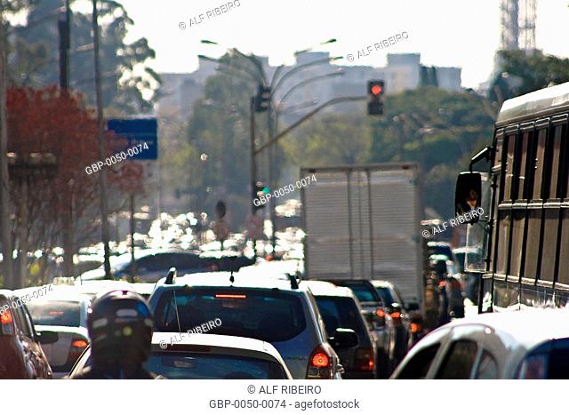 Traffic; Dr. Arnaldo Avenue; Sao Paulo; SP; Brazil