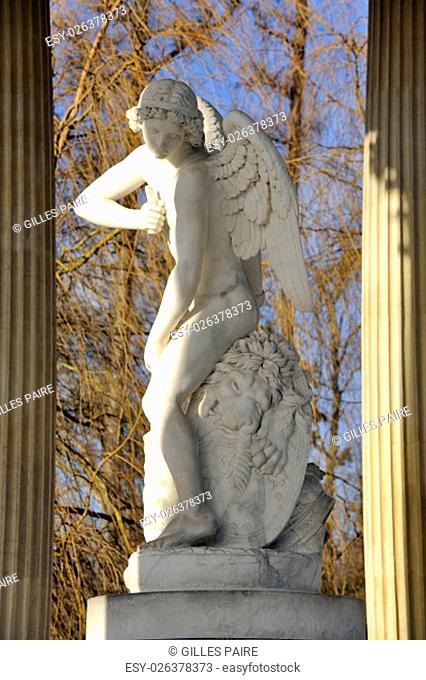 versailles temple of love with its center the statue of Cupidon