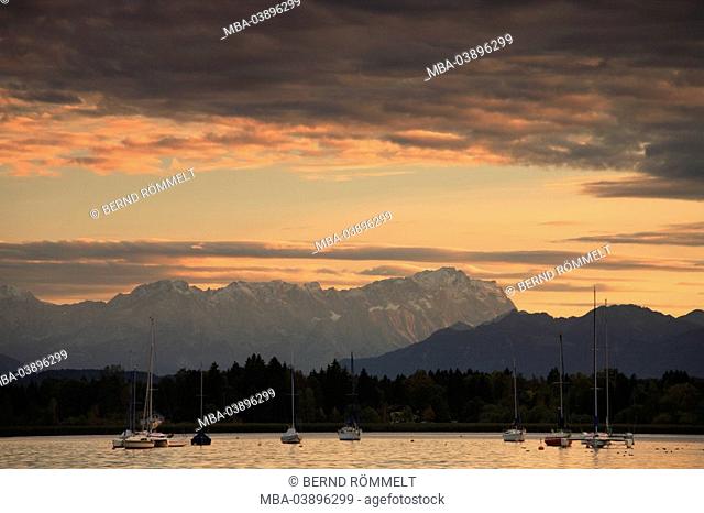 Germany, Bavaria, star-salvors lake, harbor, sailboats, dusk, Upper Bavaria, Fünf-Seen-Land, waters, ships, boats, background, mountain-chain, mountains