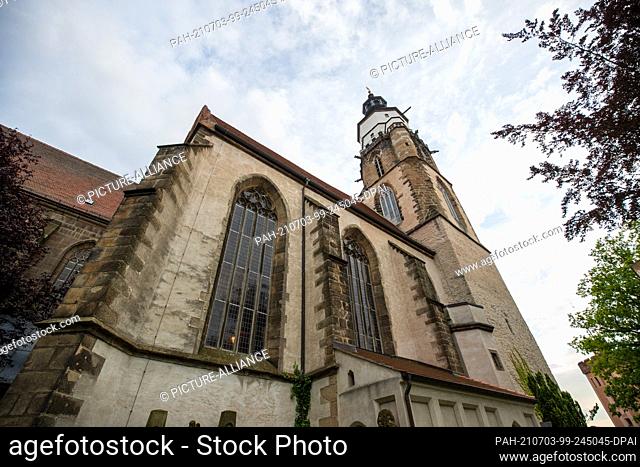02 July 2021, Saxony, Kamenz: The main Protestant church St. Marien from the year 1430 is a landmark of the Saxon city. The fable writer