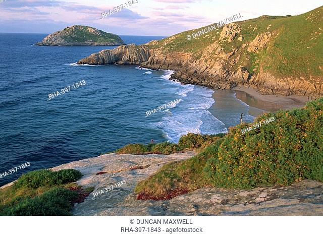 Rocky coastline and inaccessible beach near Punt de Moras on the north coast, Rias Altas in Galicia, Spain, Europe